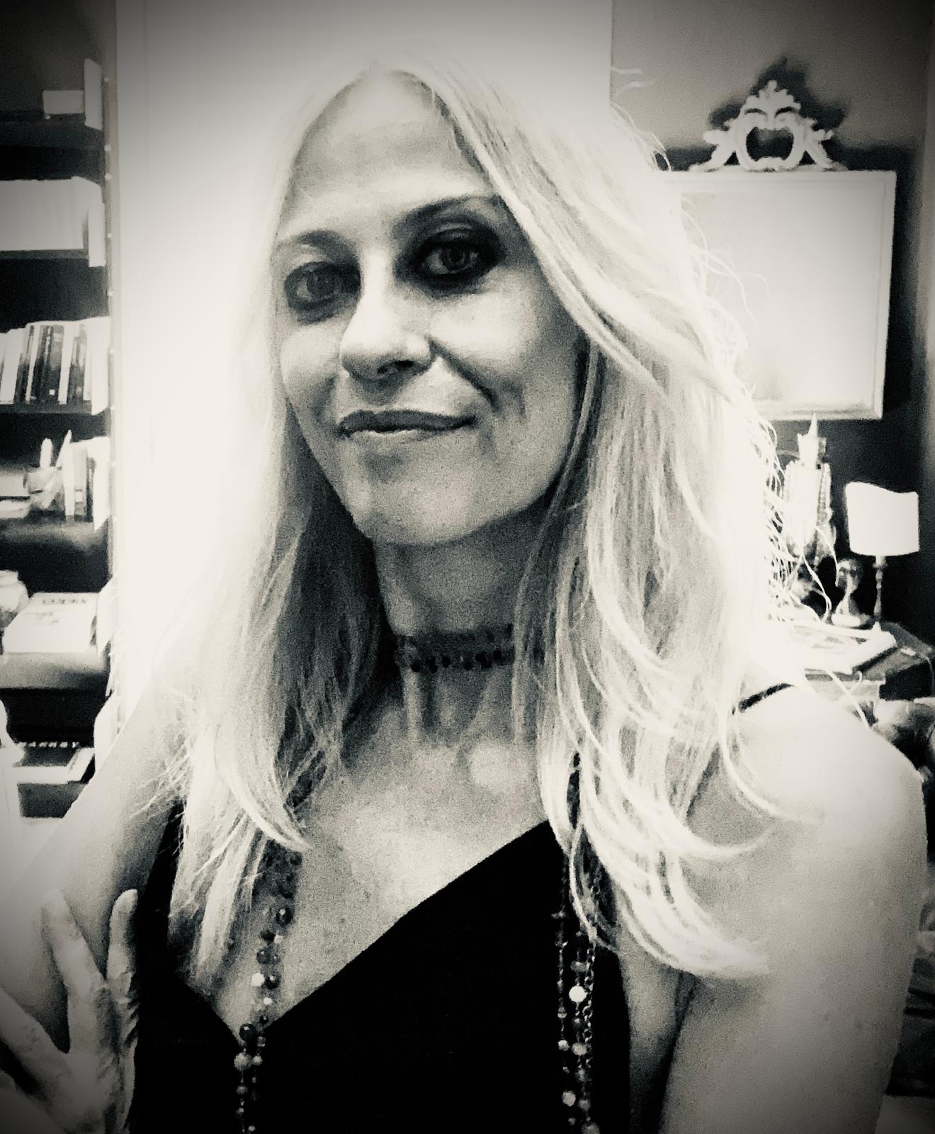 Ritratto in bianco e nero di Anna Silvia Persico, Co Direttrice Didattica del CSTG